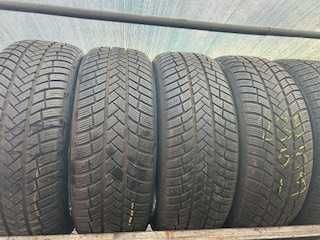 Anvelope Iarna Vredenstein 235 55 19