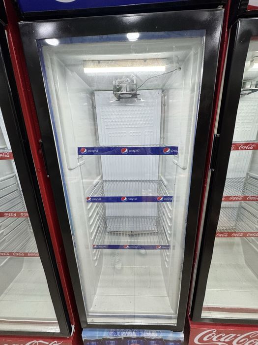 Витринный холодильник
