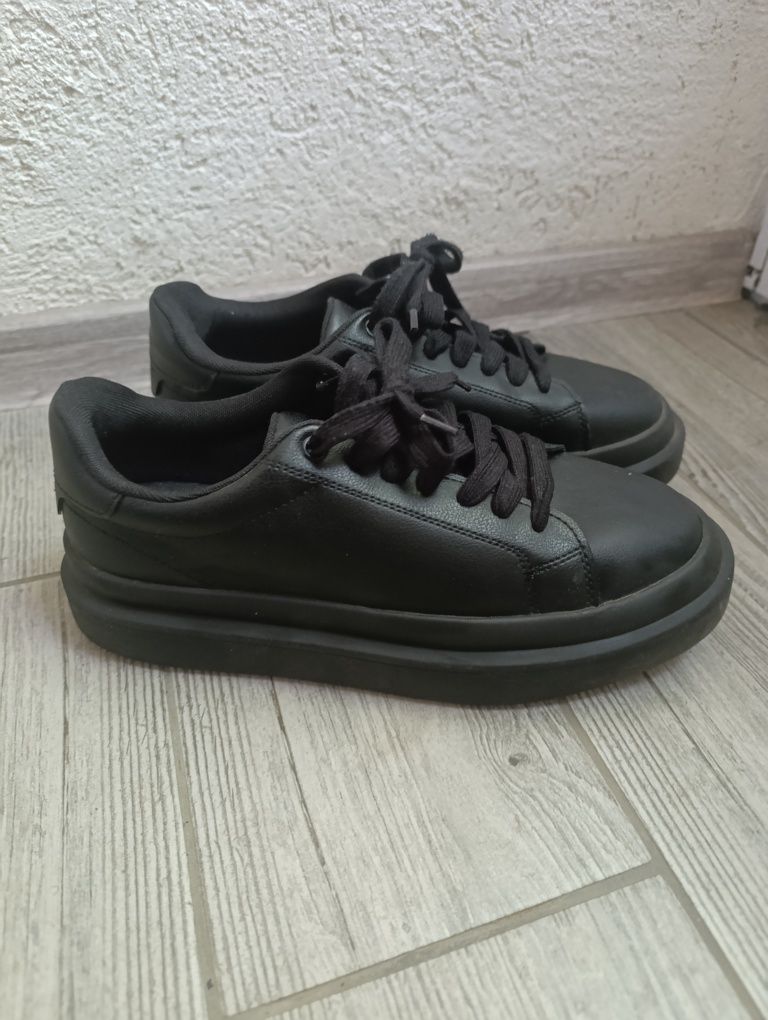 Pull and Bear кецове