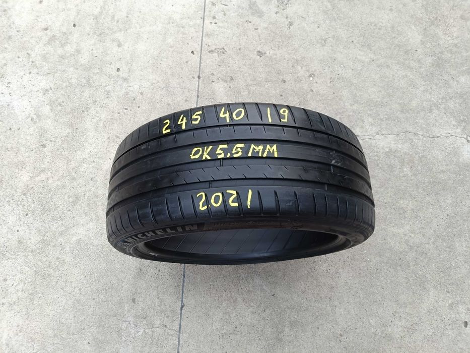 O anvelopa de vara 245 40 19 michelin pilot sport 4  dot 2021
