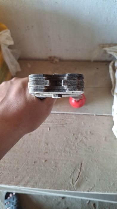 Пломбиратор продается