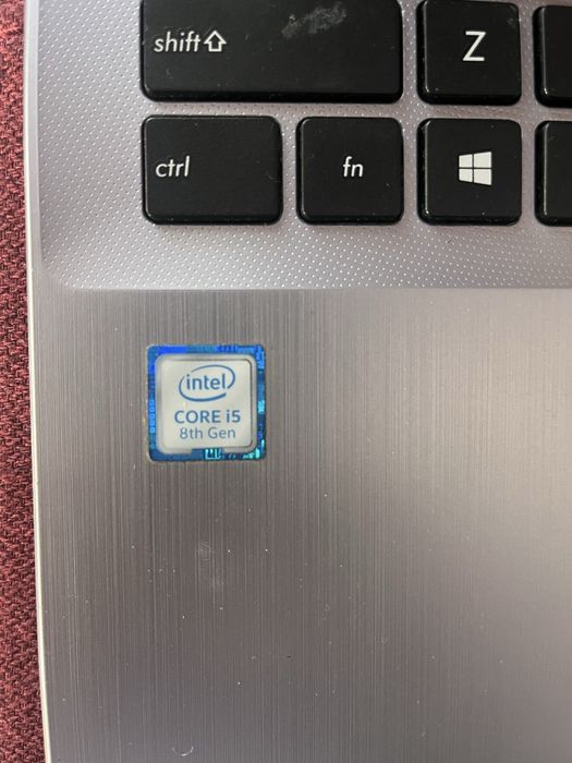 Vând Laptop Asus I5