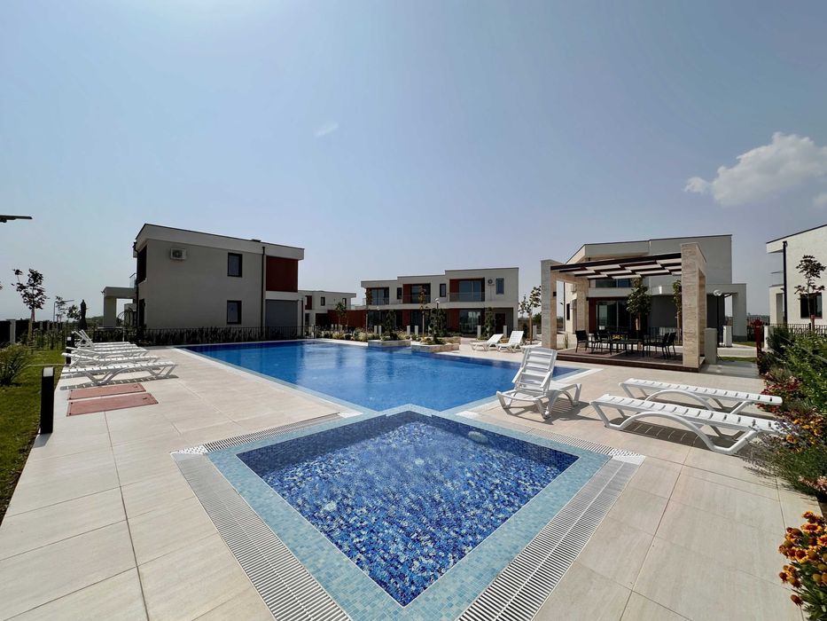 Продава се Къща в Поморие - 142 кв.м за 1901 €/кв.м - Снимка #11