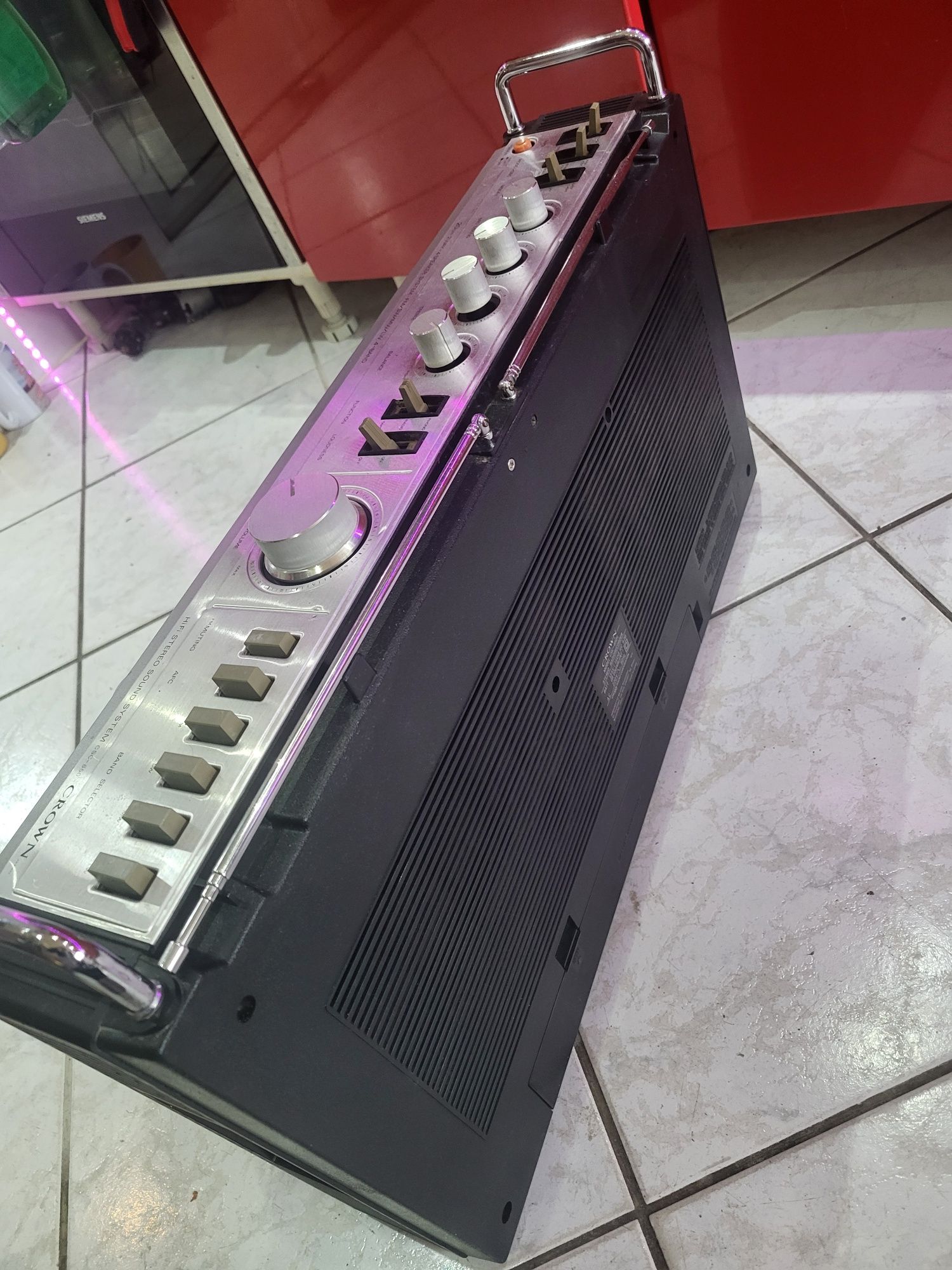 Crown SCS 850 radiocasetofon