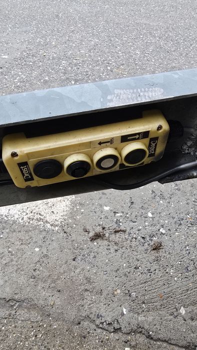 Vând remorcă basculabilă electric