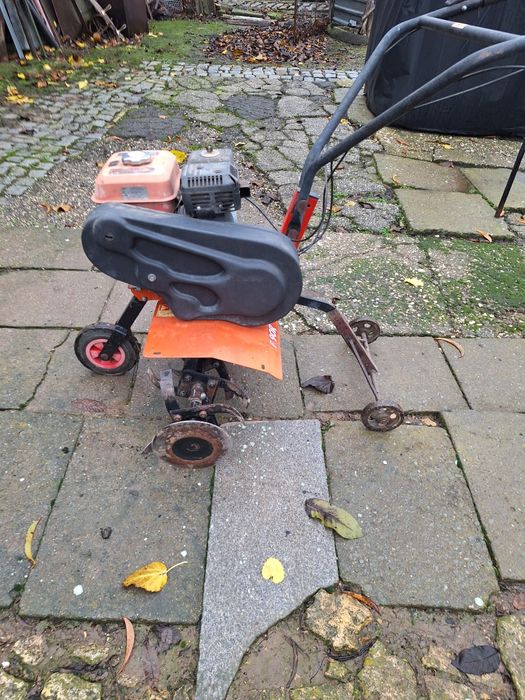 Продавам мотофреза..