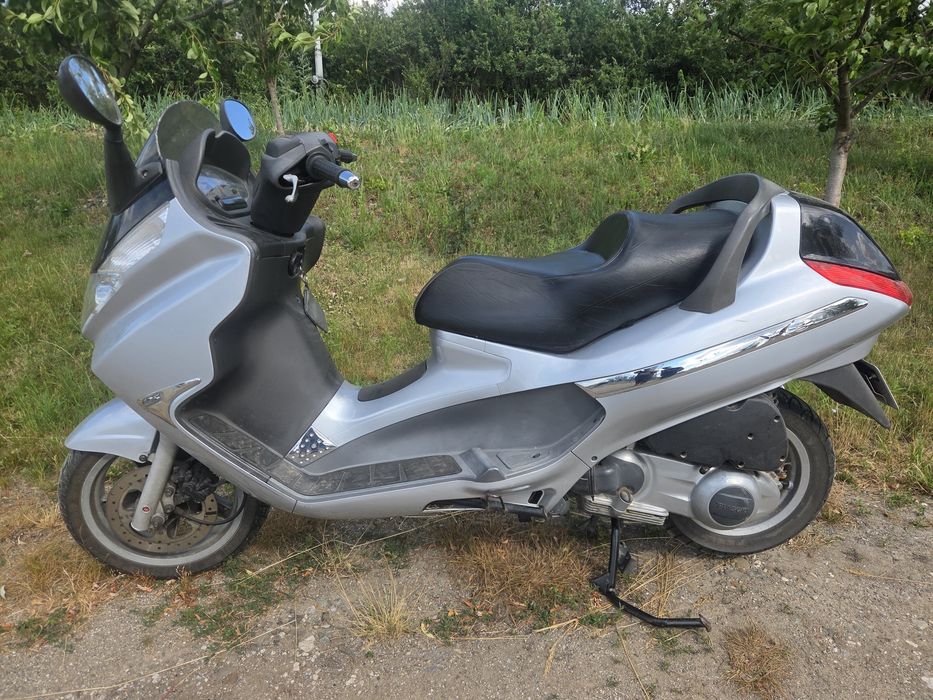Vând scuter Piaggio