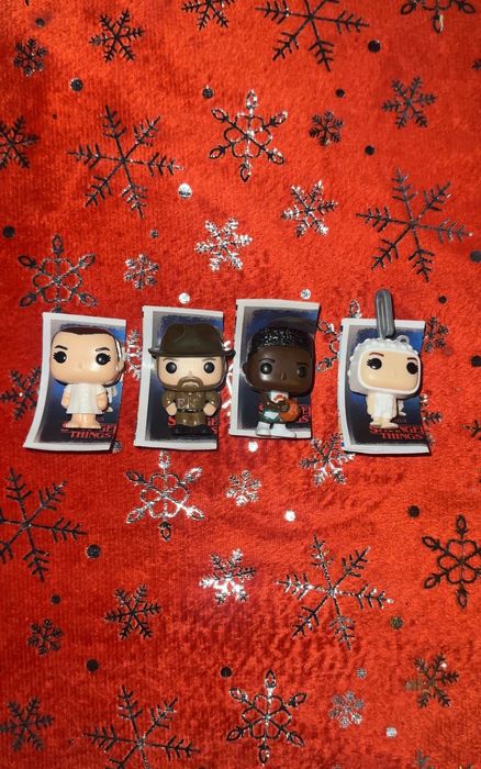 Фигурки очень странные дела