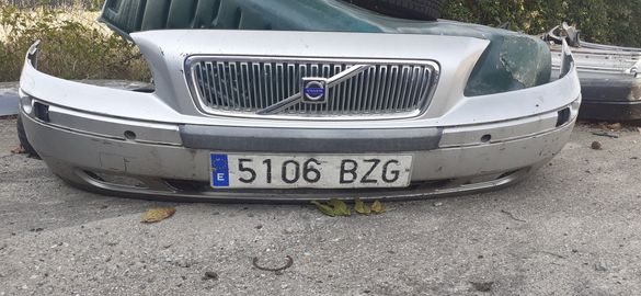 Volvo V70.Предна Броня+Решетка+ Емблема. 2000-2004 Година. Волво.V70.