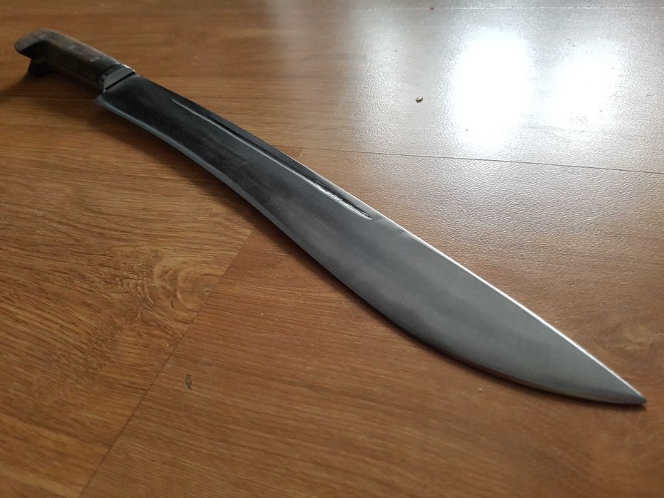 Ятагановиден нож каракулак