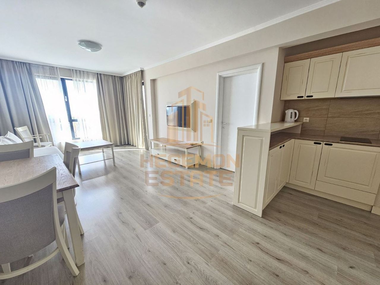 Продава се Тристаен апартамент в Балчик - 99 кв.м за 1150 €/кв.м - Снимка #7