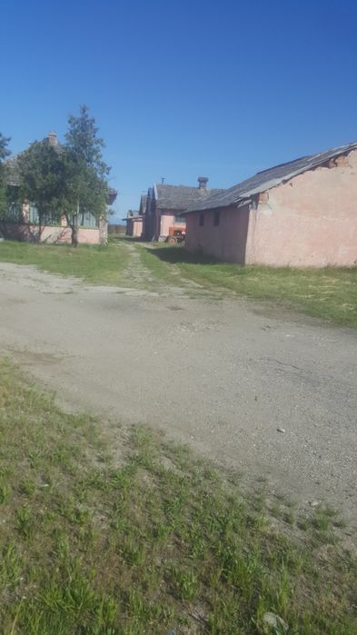 Vând proprietate .