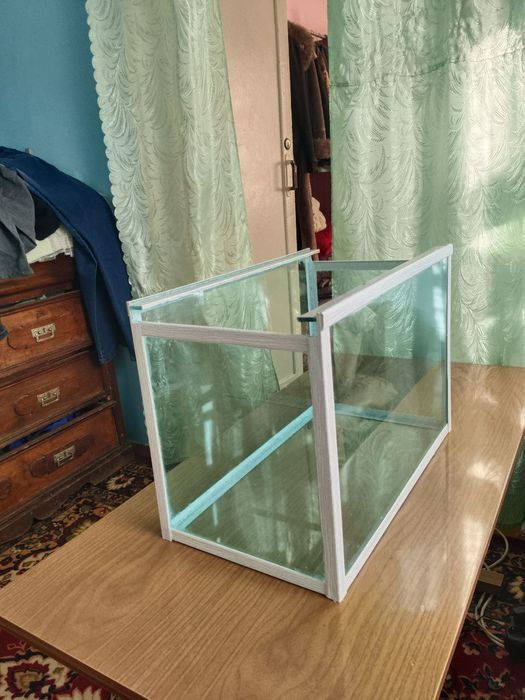 Здравствуйте! Продаю аквариум габариты 55 длина, 31 ширина, 36 глубина