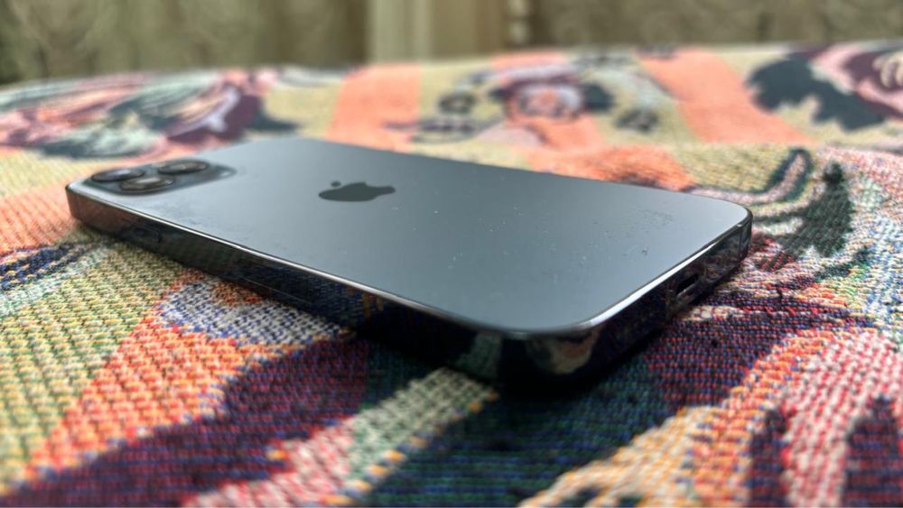 Продам IPhone 12 Pro