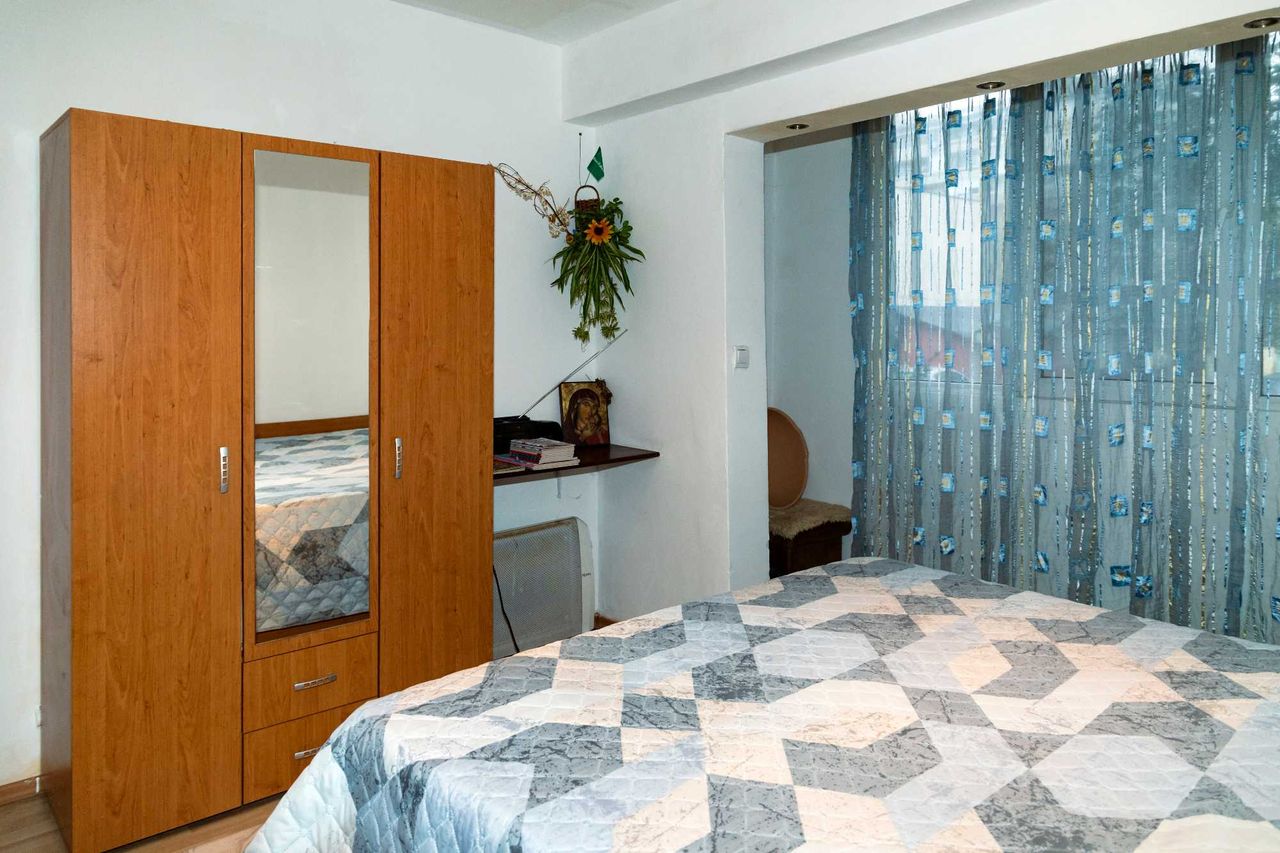 Продава се Тристаен апартамент в Бургас, Меден рудник - зона В - 85 кв.м за 1124 €/кв.м - Снимка #1