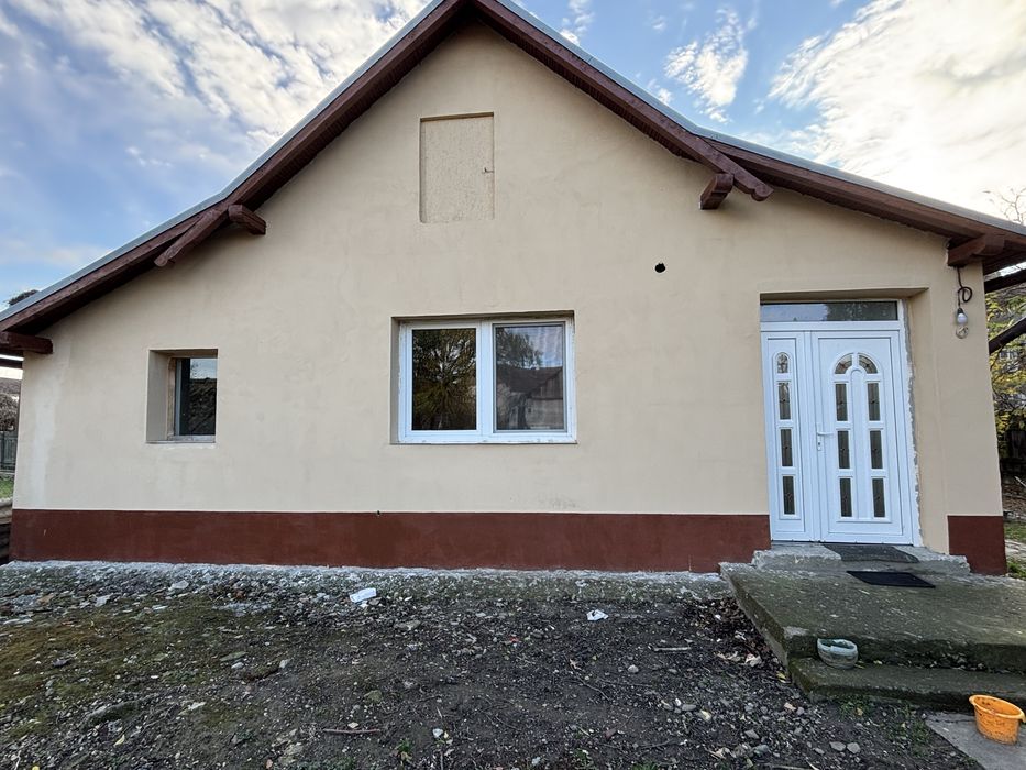Casa de vanzare in centrul Salardului