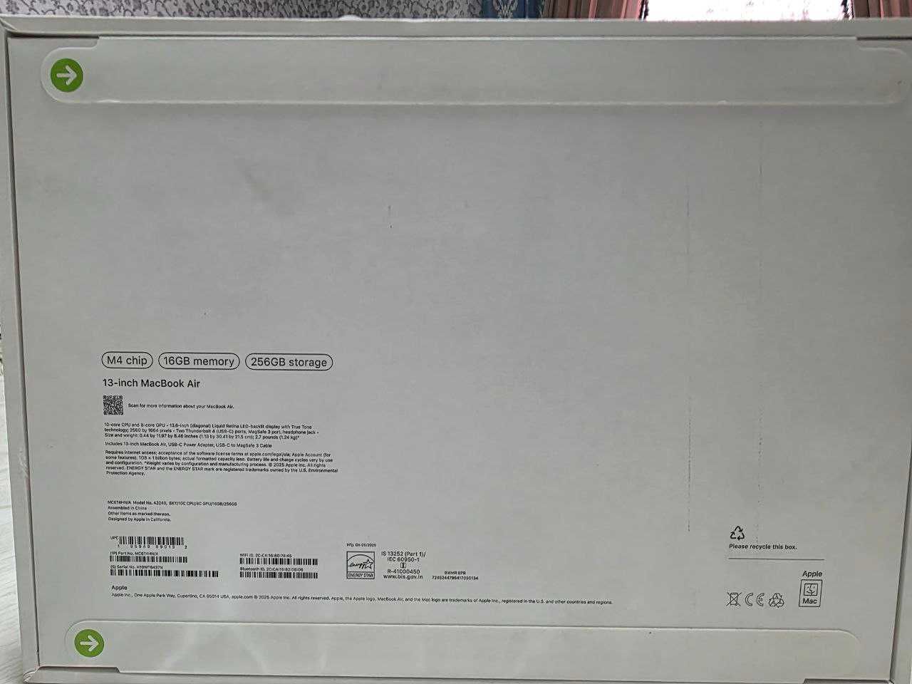 Macbook Air m4/16/256 gb 13 inch 2025