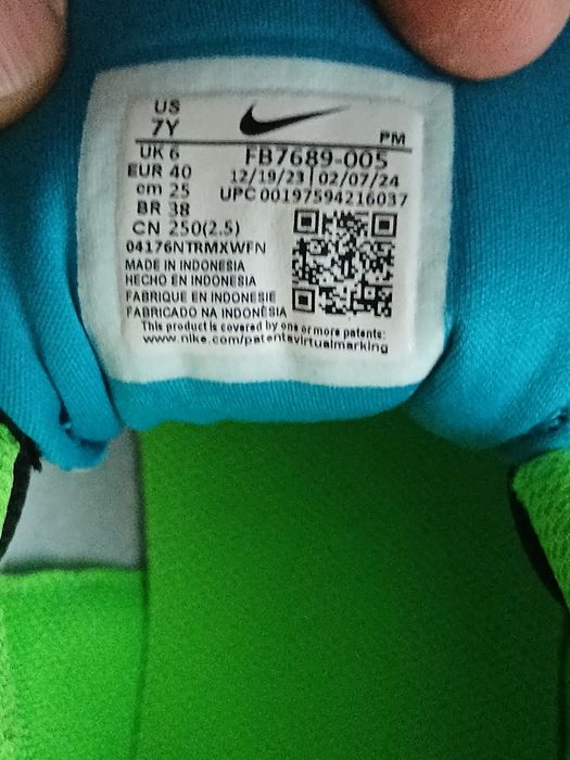 Adidasi nike sport