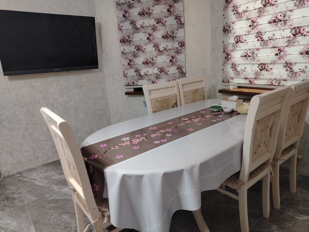 Продам стол и стулья