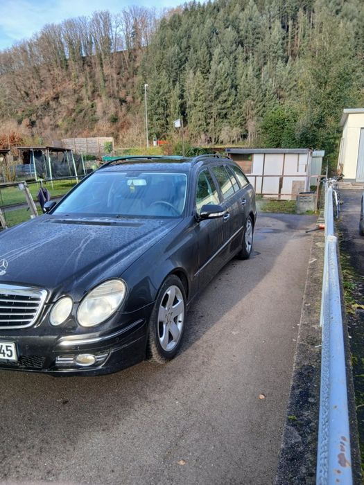 Мерцедес Е280 190 к.с