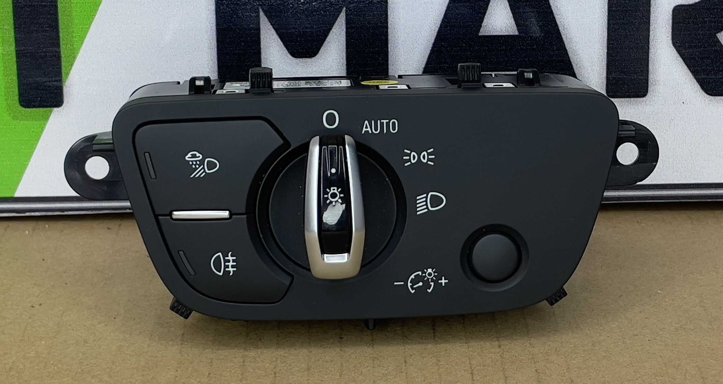 Копче ключ за фарове AUDI А4 А5 Q7 4M0941531AA