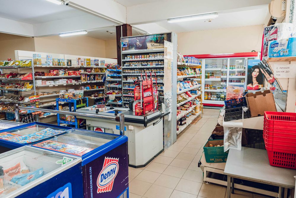 Продава се /под наем / лизинг (магазин, дискотека, механа)  в Суворово