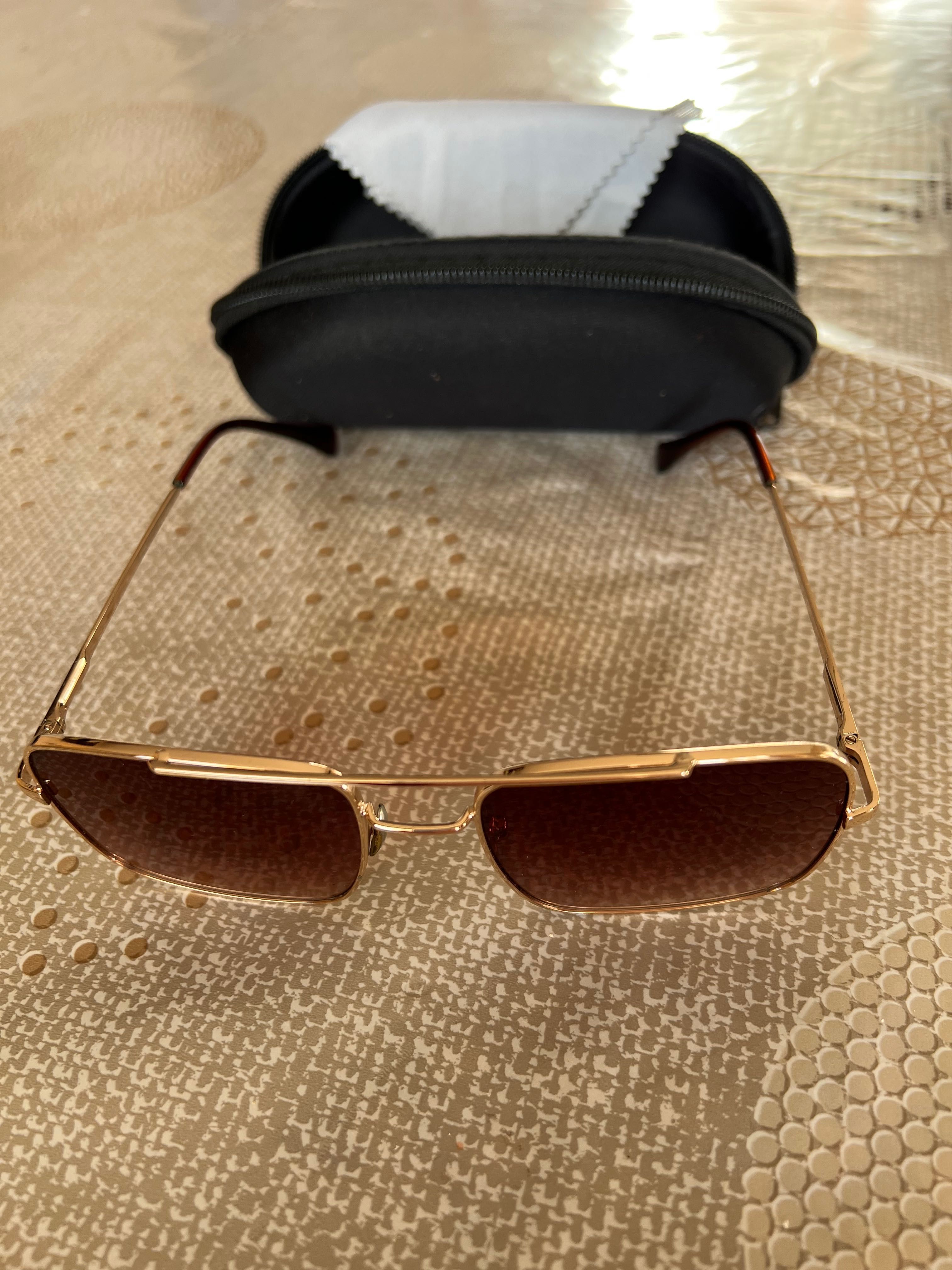 Различни модели слънчеви очила