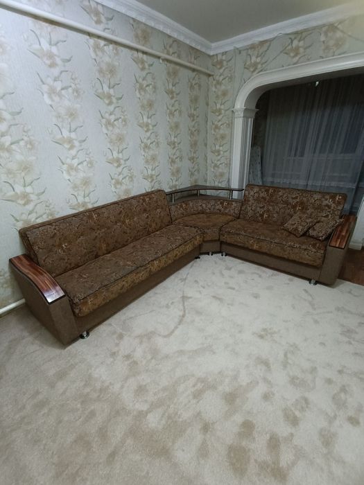 Диван уголок раскладной в хорошем состоянии продам