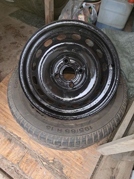 Продаю диск R15 цена 7000 тенге торг уместен