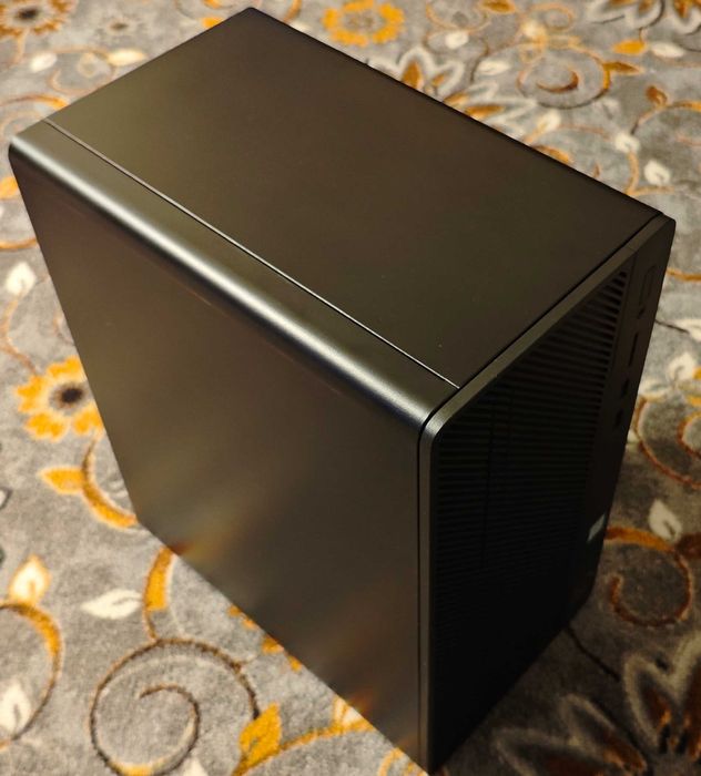 Продавам настолен компютър HP 290 G2 MT Business PC