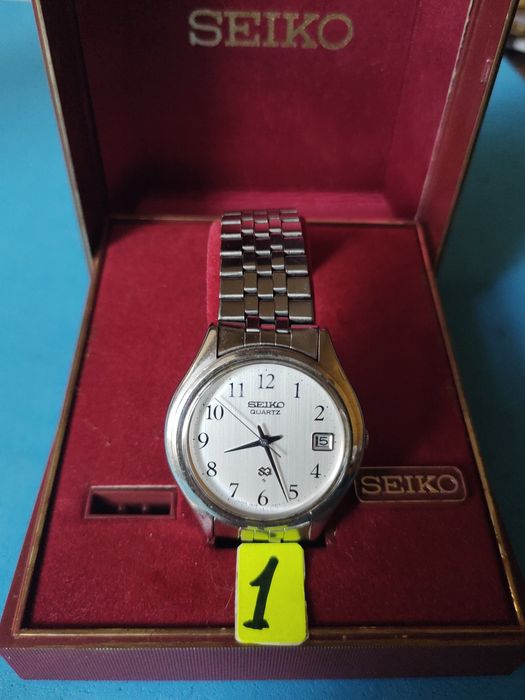 Часовници Seiko guartz и Seiko-5 модел от 1970 година