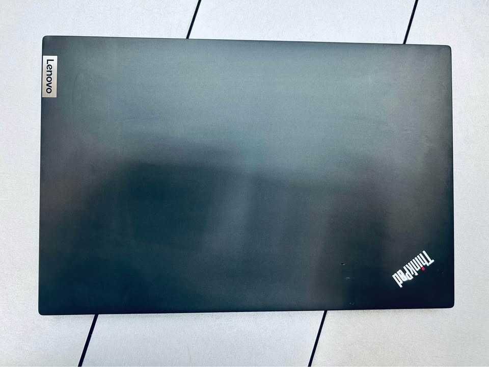 Лаптоп Lenovo ThinkPad E15 G3