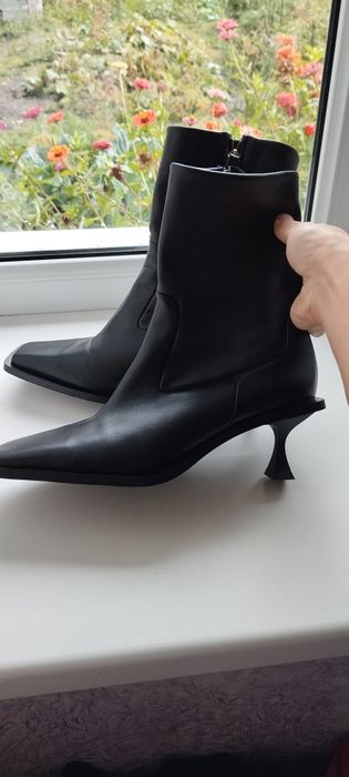 Продам ботильоны Zara