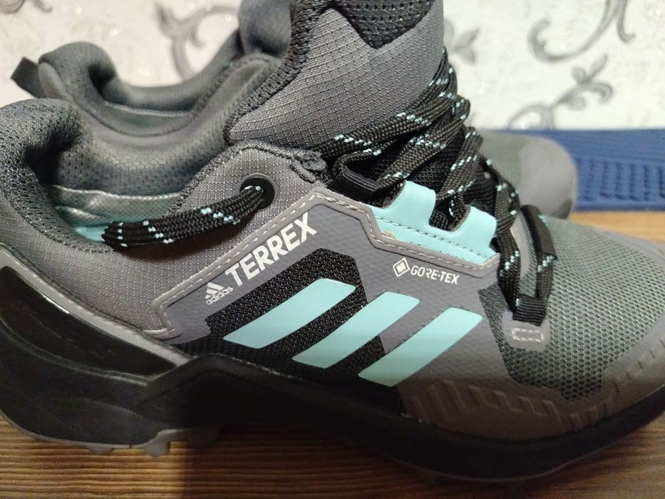 Кроссовки для трекинга