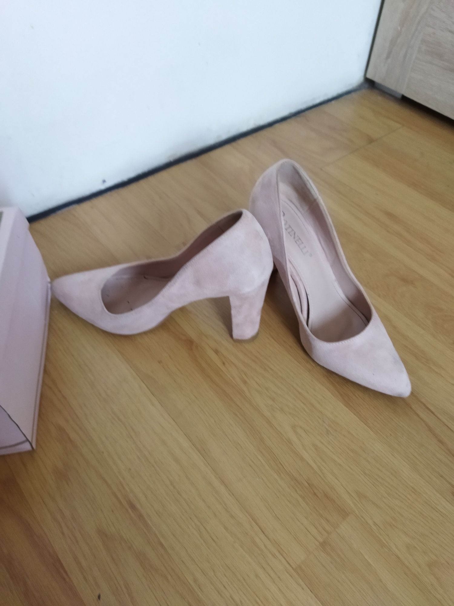 De vânzare pantofi roz pudra