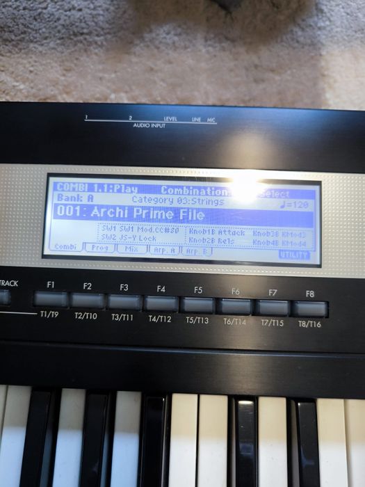 KORG TR 76 de clape