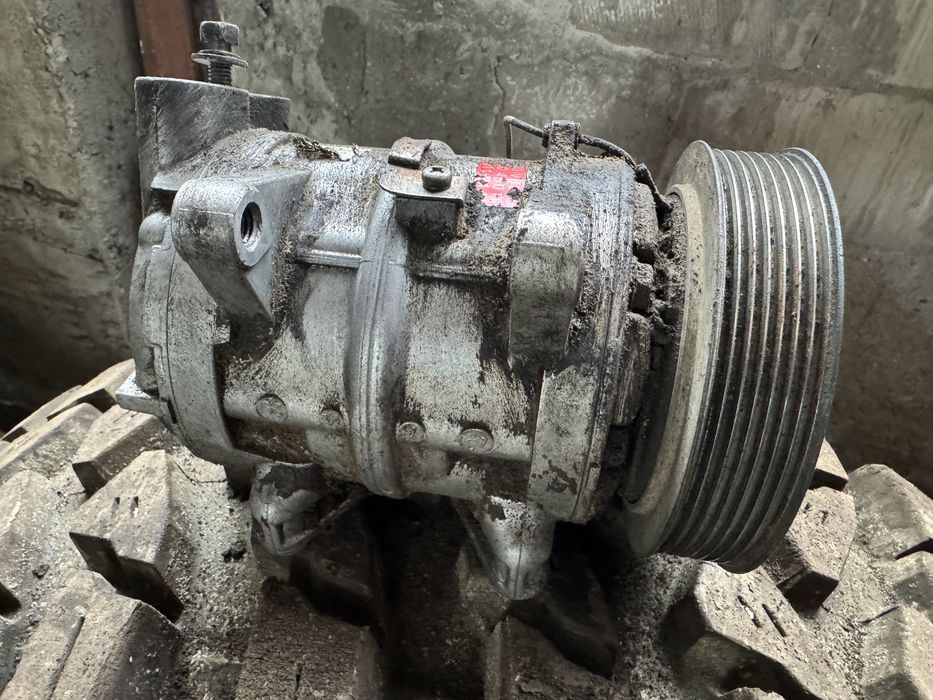 Compresor clima AC Nissan Patrol Y61 3.0 zd30