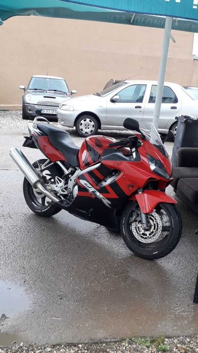 Honda cbr f4i an 2002