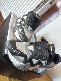 sneakers  Versace