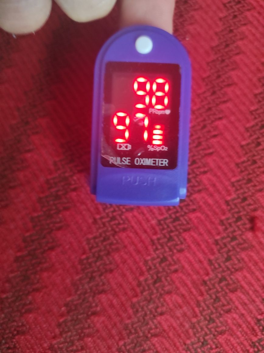 Pulse Oximeter pt masurarea saturatiei oxigenului si a pulsului direct