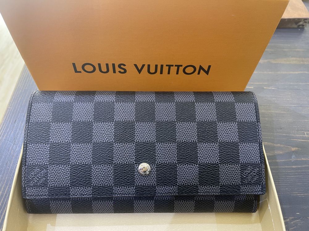 Louis vuitton портфейл