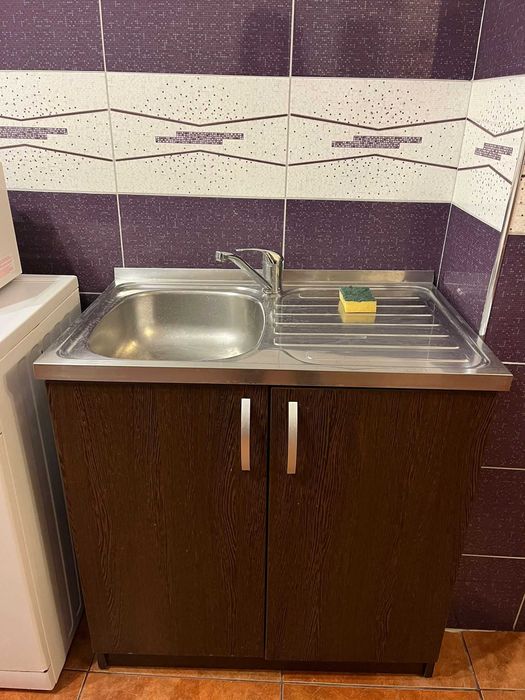 VAND cada  cu masca  si lavoar baie si chiuveta  cu masca si pat