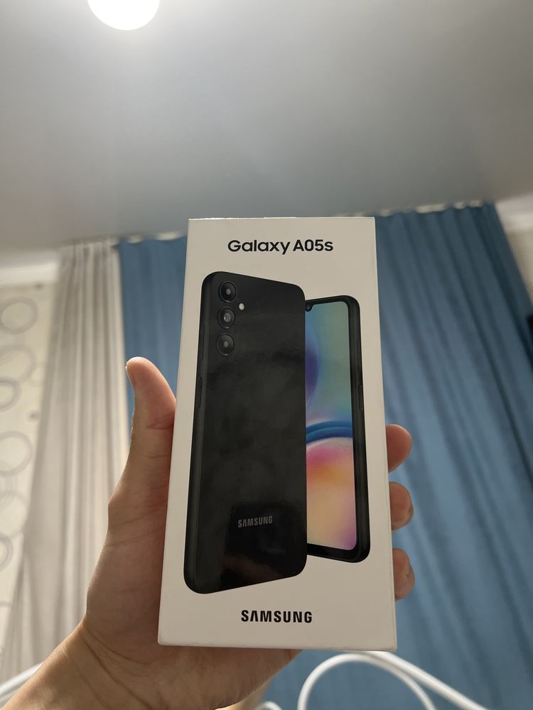 новый запечатанный Samsung Galaxy A05S, 128GB, в черном свете