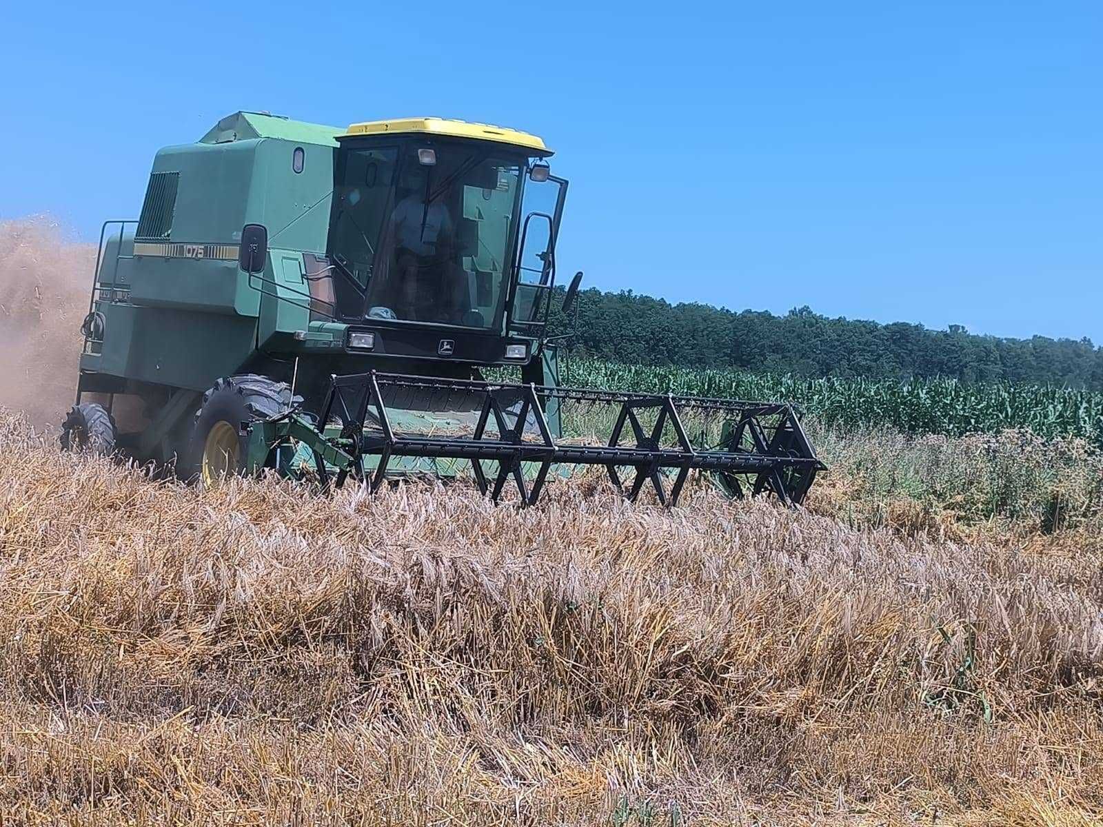Combină de grâu JOHN DEERE