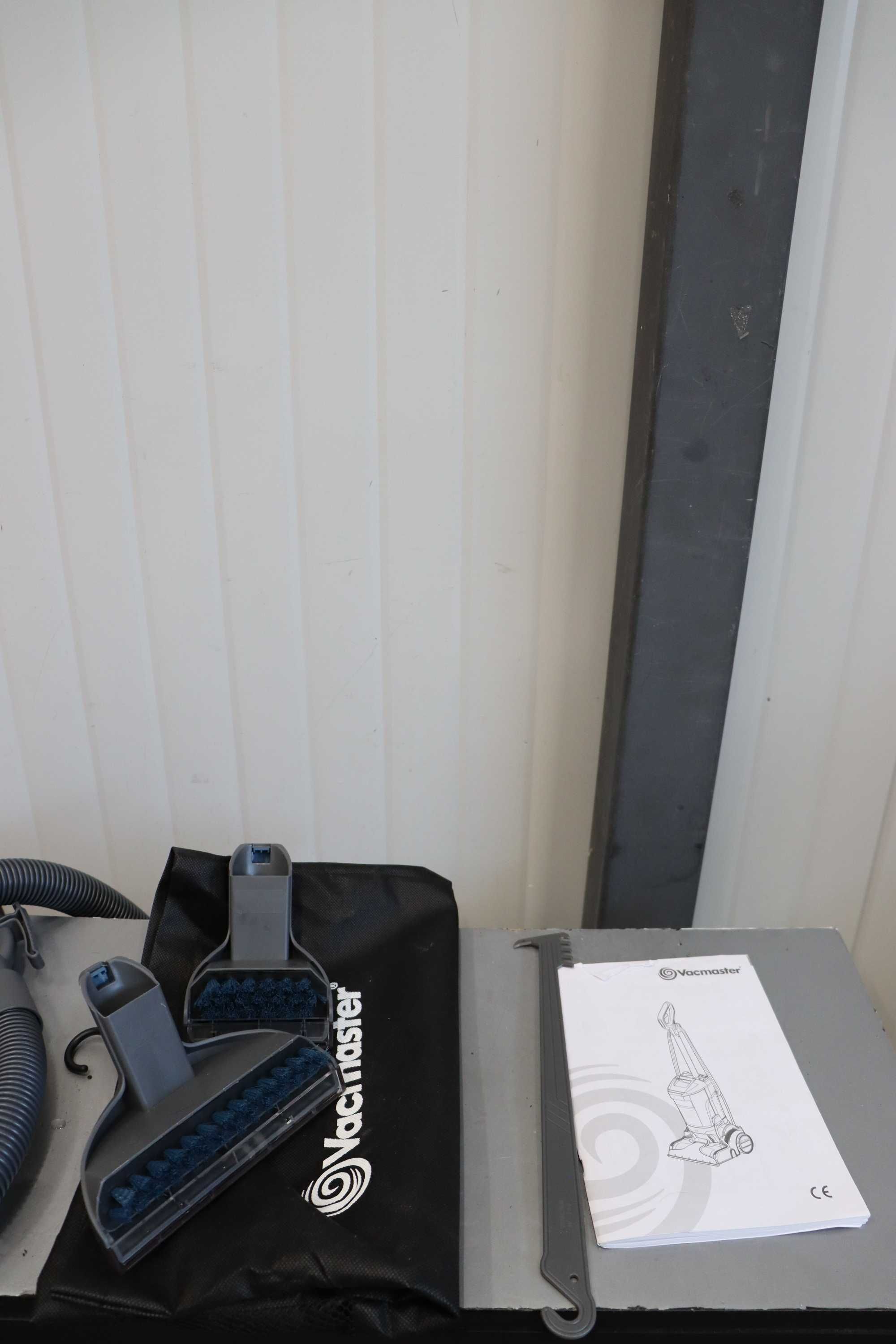 Перяща прахосмукачка Vacmaster 750W 3,2л, килими, стълби и тапицерия
