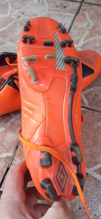 Спортни футболни  обувки