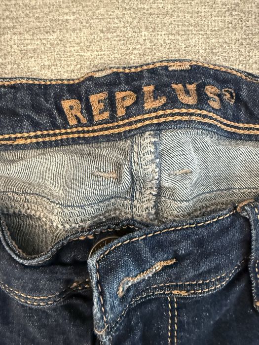 Два чифта дамски дънки