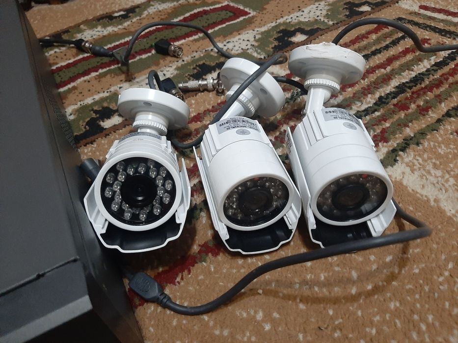 Server și 3 camere video second-hand