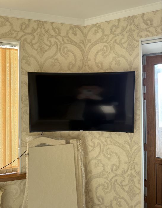 Samsung изогнутый ТВ