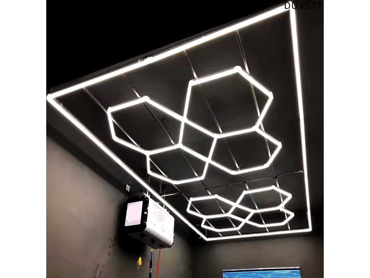 Iluminare LED pentru tavan și garaj cu elemente Honeycomb